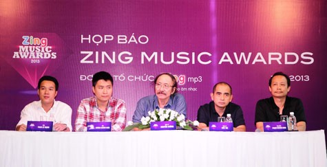 Hội đồng nghệ thuật và đại diện BTC Zing Music Awards 2013